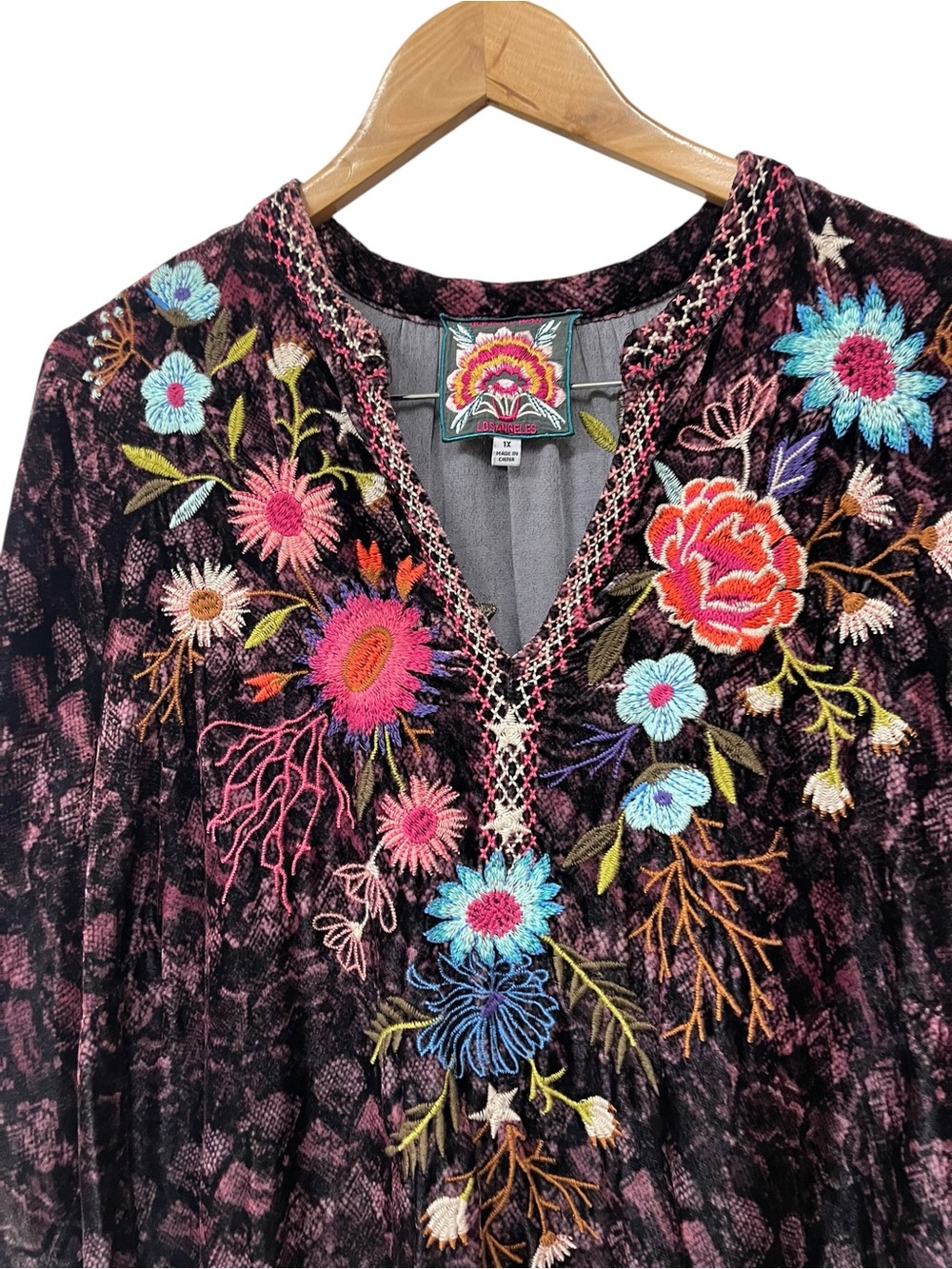 JOHNNY WAS Ulla Velvet Silk Floral Embroidered V-Neck Top Blouse XL - Picture 2 of 5